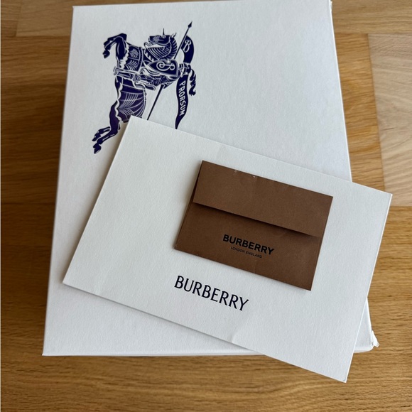 Burberry Notebook Handbag BRAND NEW - Picture 2 of 12